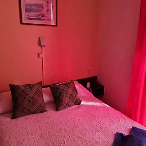 Pensao Residencial Flor Dos Cavaleiros Гостевой дом Лиссабон
